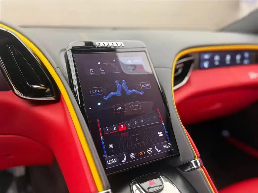 Roma 2020 3.9T V8 — миниатюра 9