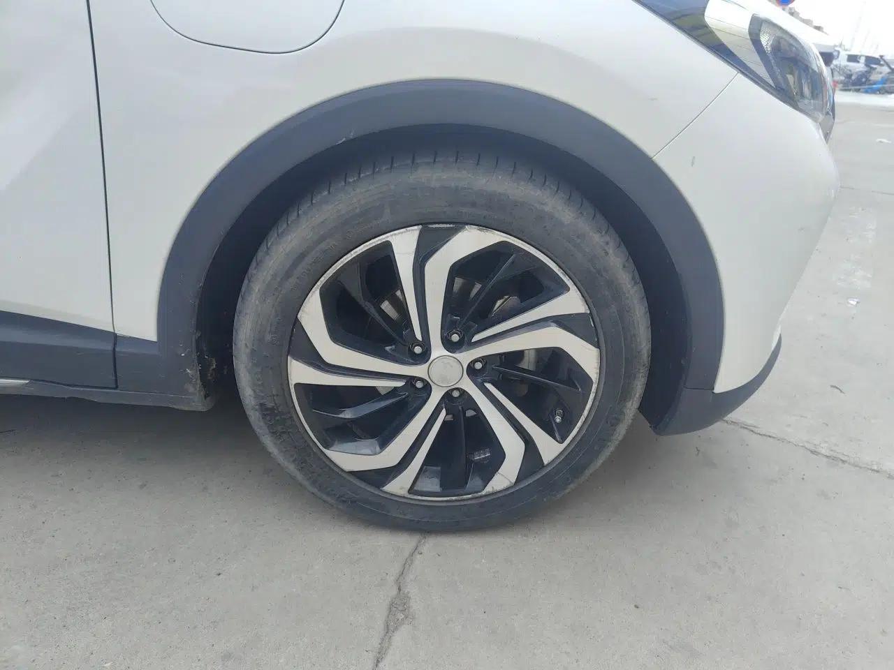 Hongqi E-HS3 2019 Zhilian Qiyue Two-Wheel Drive Version — миниатюра 8