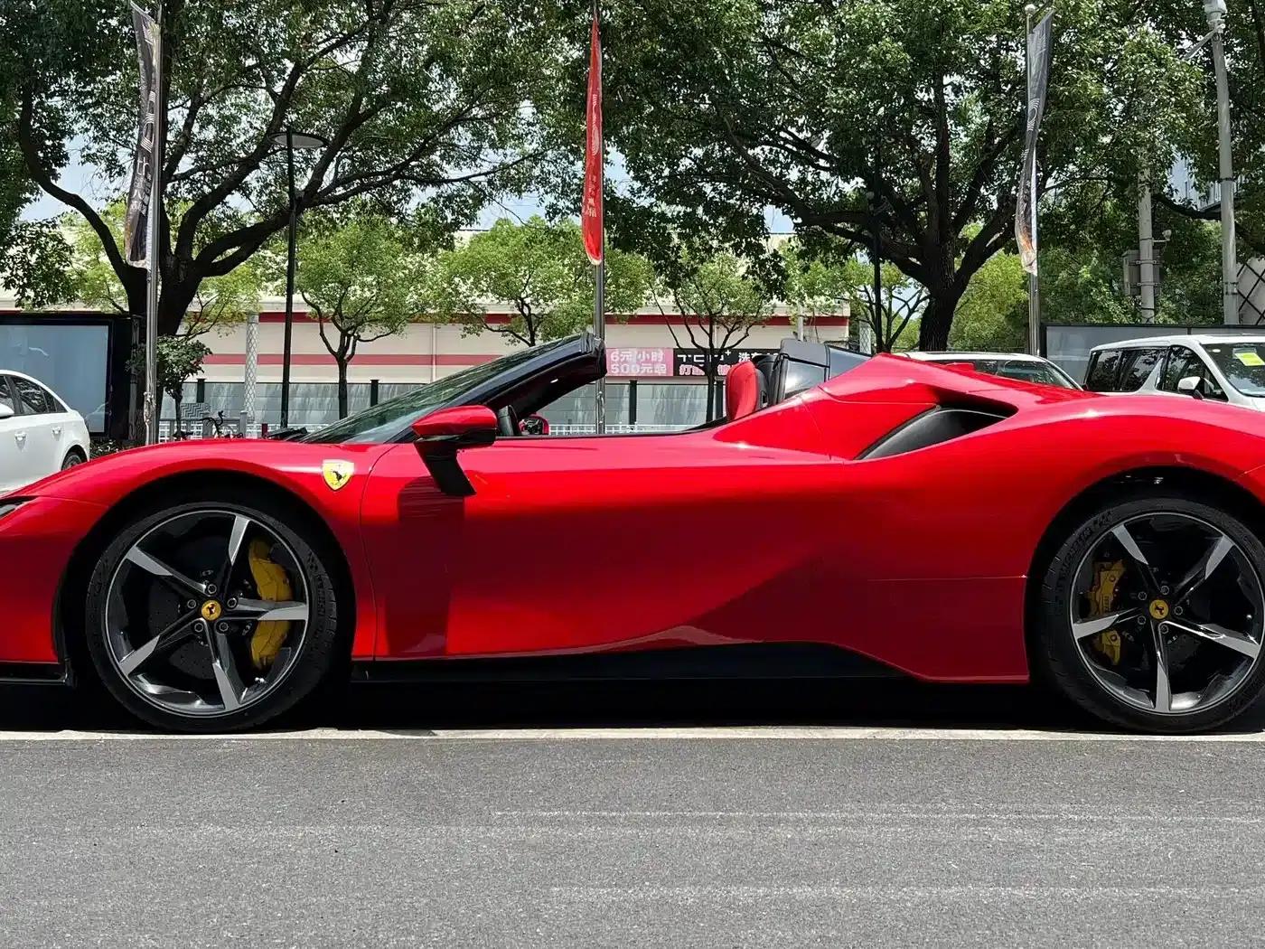 SF90 2021 3.9T V8 Spider — миниатюра 5