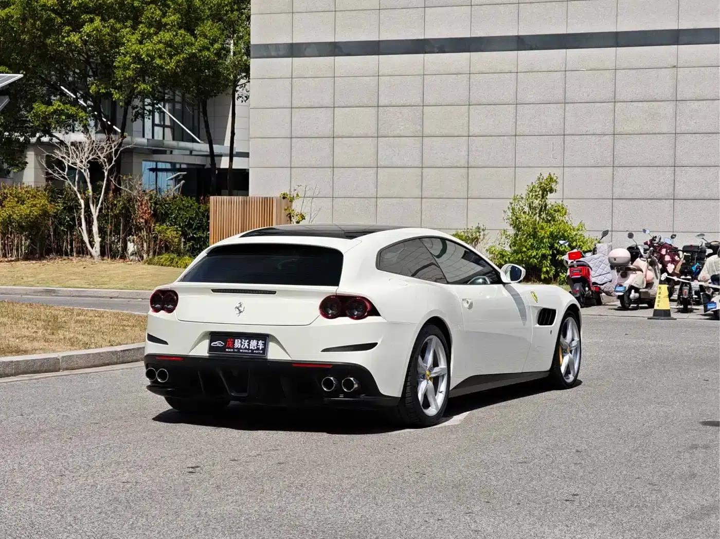 2017 GTC4Lusso 3.9T V8 — миниатюра 5
