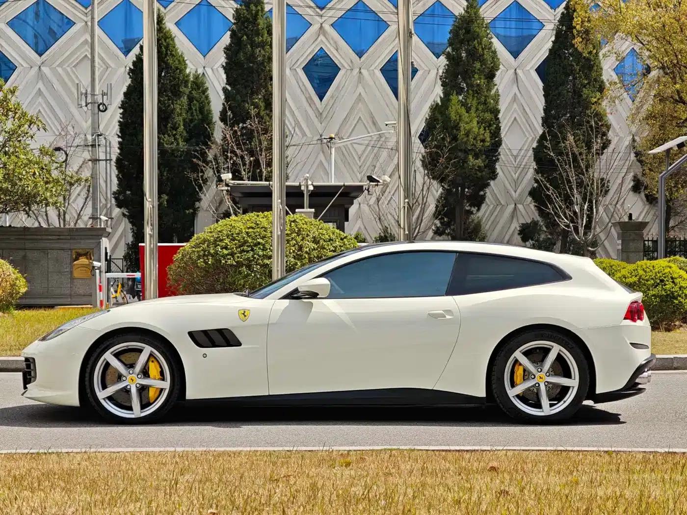 2017 GTC4Lusso 3.9T V8 — миниатюра 6
