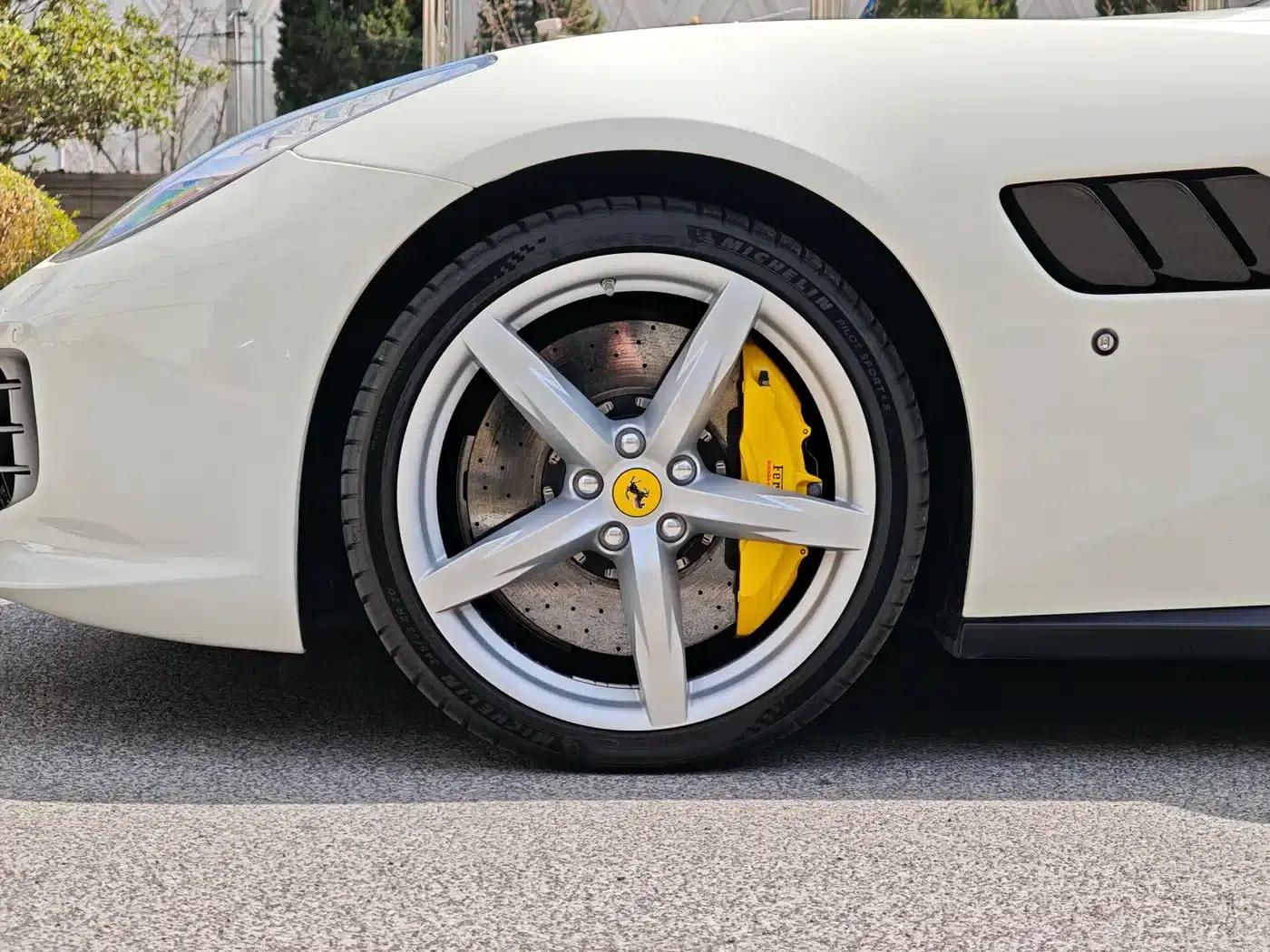 2017 GTC4Lusso 3.9T V8 — миниатюра 7