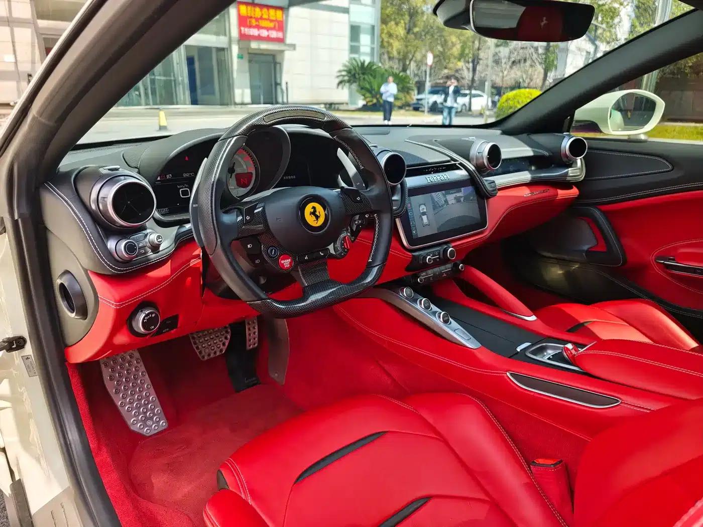 2017 GTC4Lusso 3.9T V8 — миниатюра 8