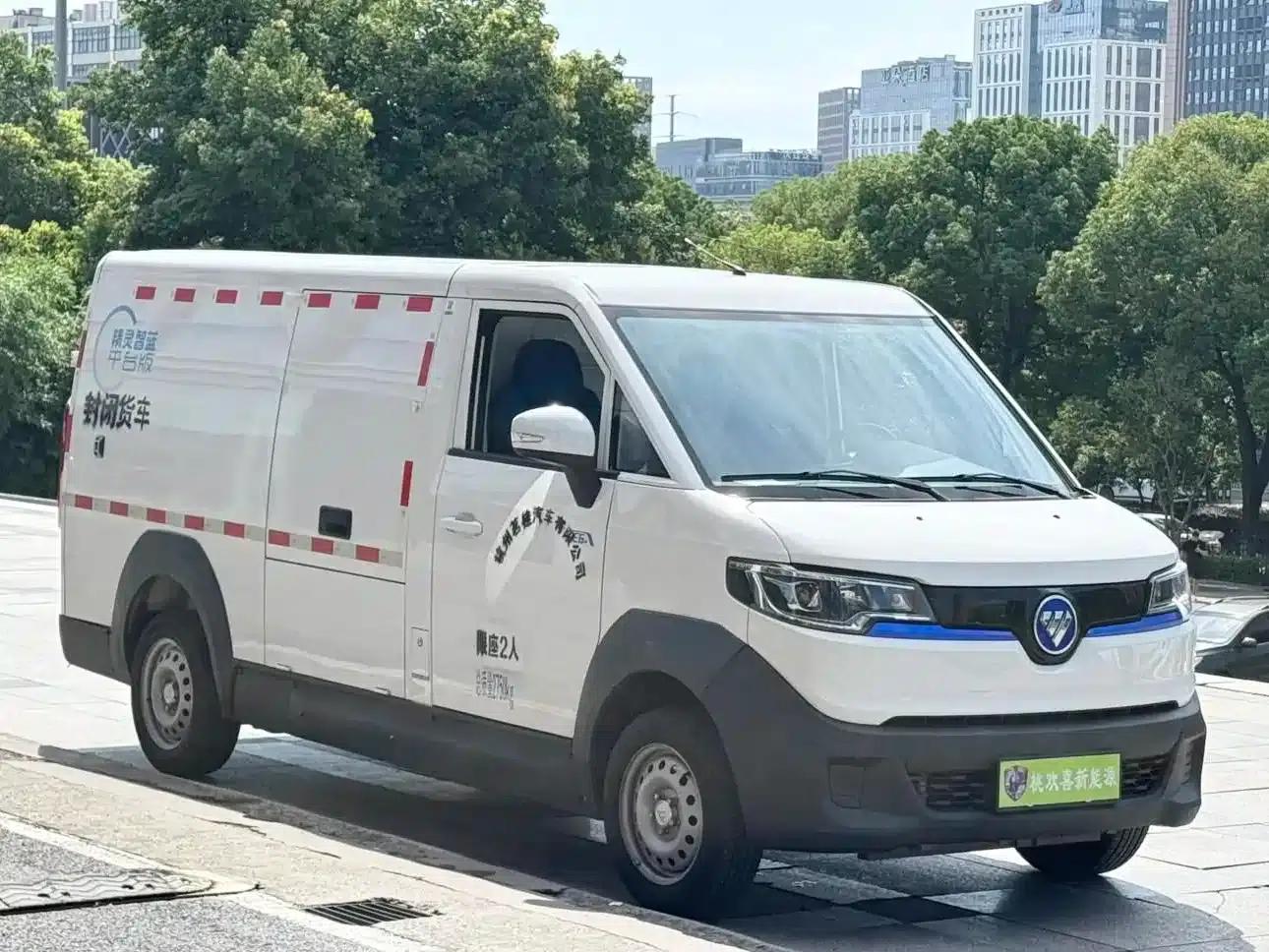 Qianduoduo 2024 Flat-top 2-seater Van with EVE Energy 41.86kWh — миниатюра 3