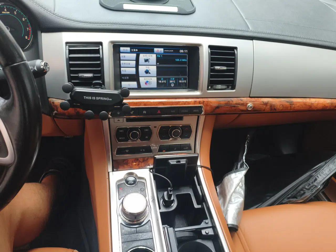 Jaguar XF 2015 XF 2.0T Sportbrake Luxury Edition — миниатюра 13