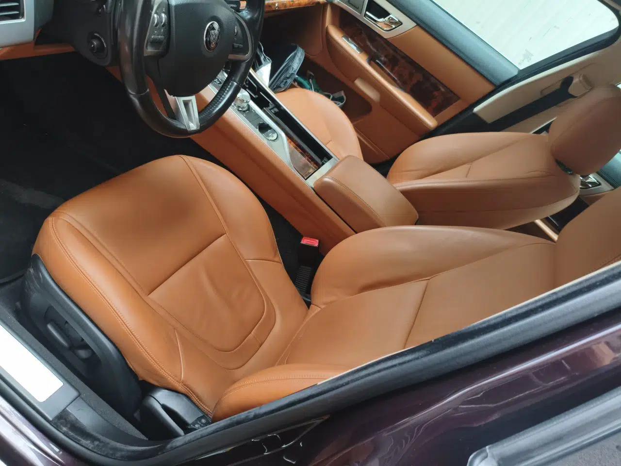 Jaguar XF 2015 XF 2.0T Sportbrake Luxury Edition — миниатюра 15