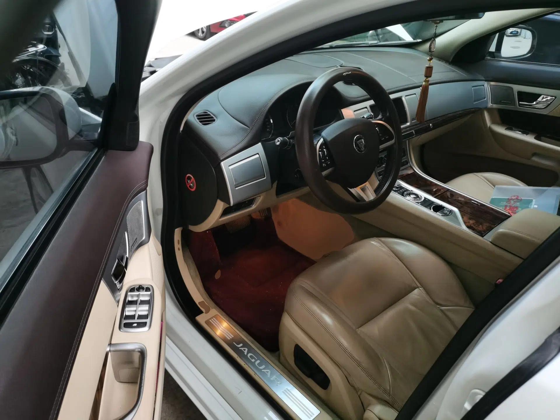 Jaguar XF 2014 XF 2.0T Luxury Edition — миниатюра 16