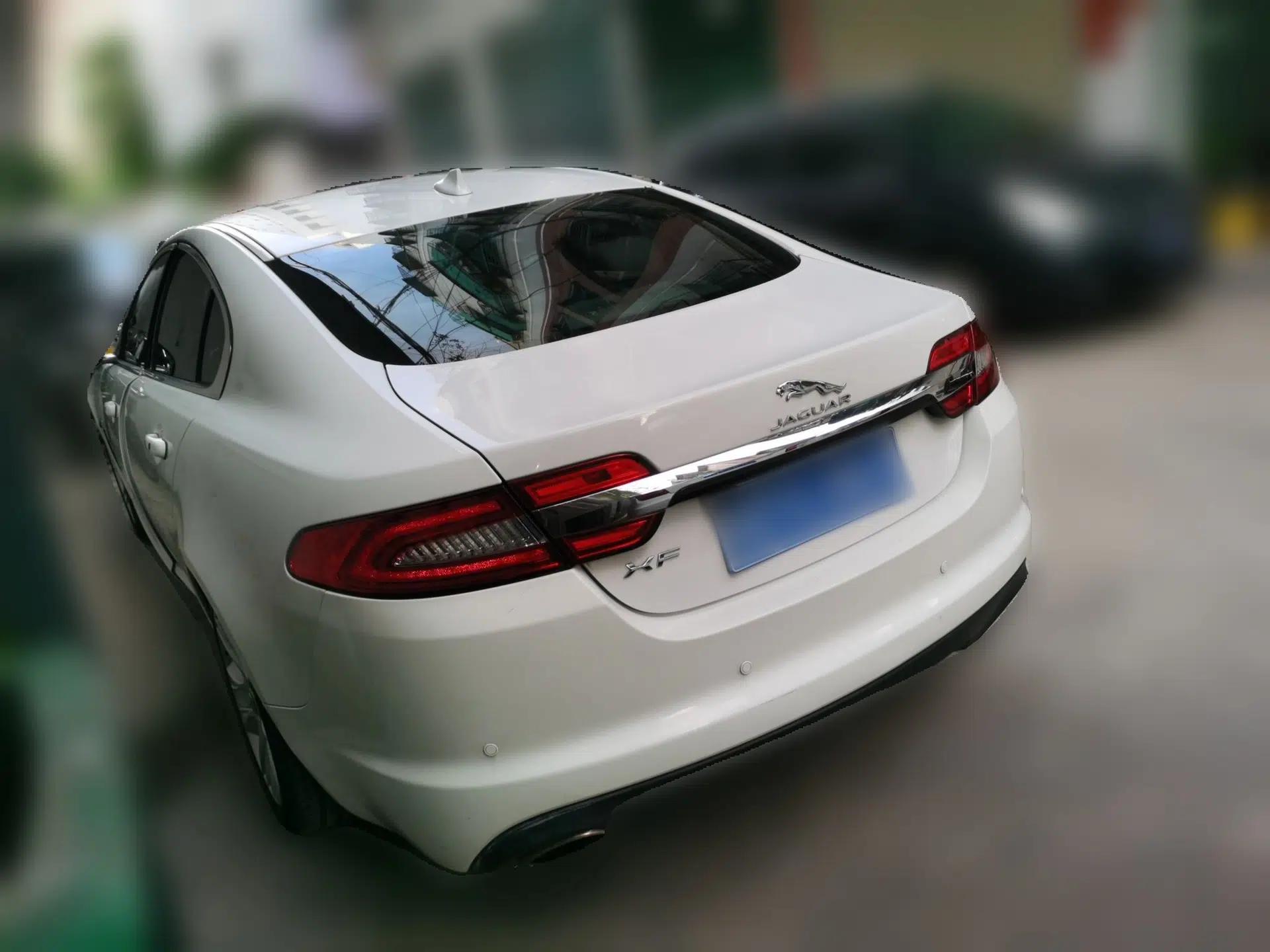 Jaguar XF 2014 XF 2.0T Luxury Edition — миниатюра 4