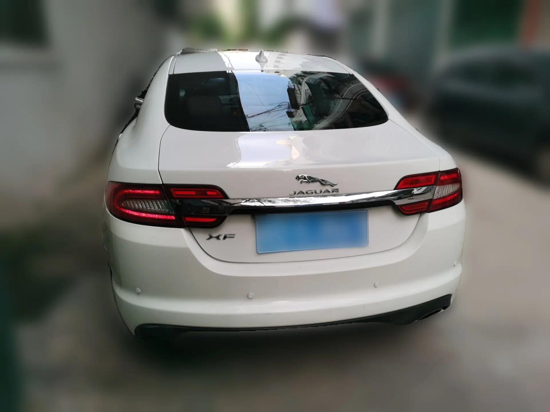 Jaguar XF 2014 XF 2.0T Luxury Edition — миниатюра 5