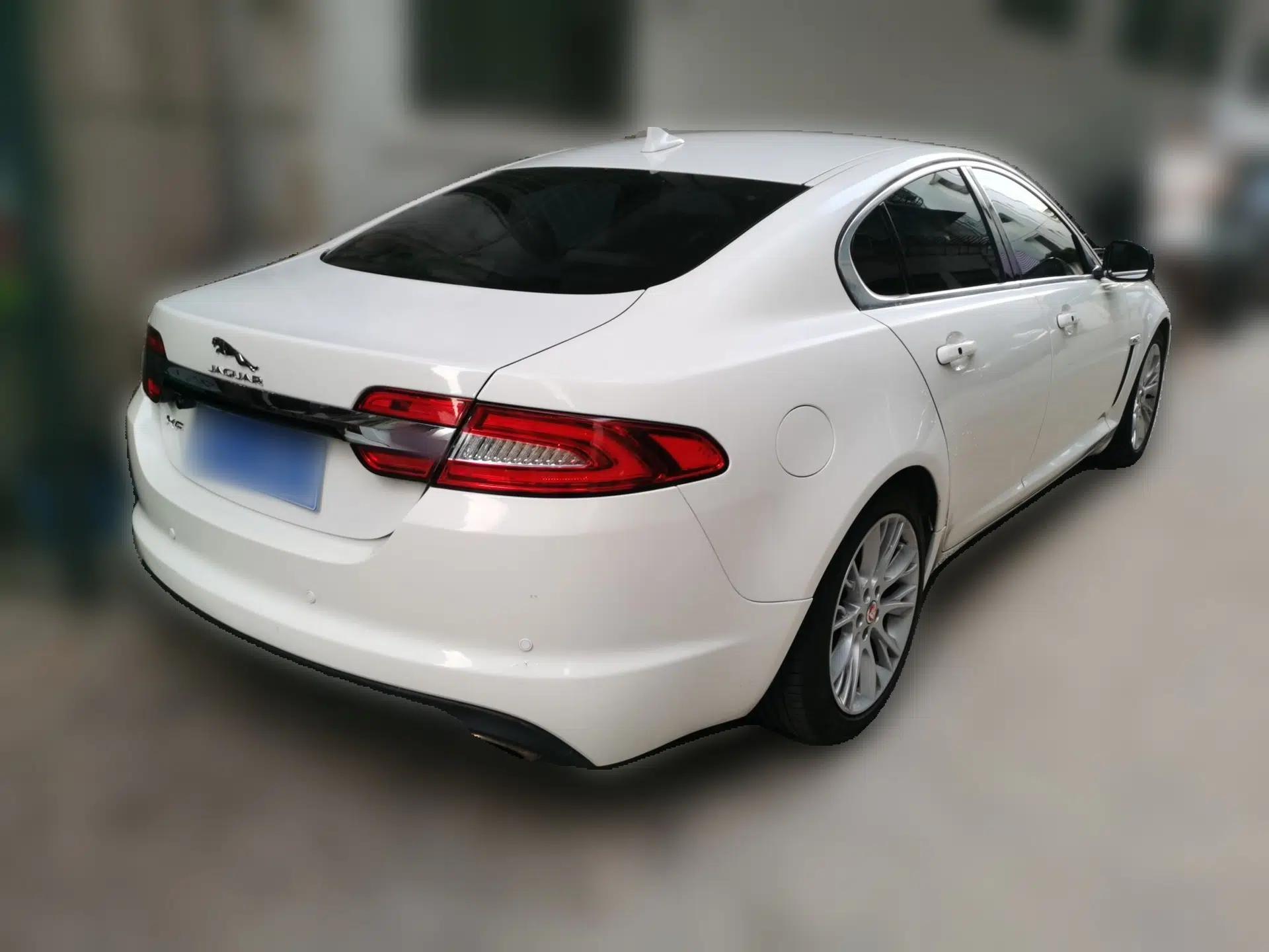 Jaguar XF 2014 XF 2.0T Luxury Edition — миниатюра 6