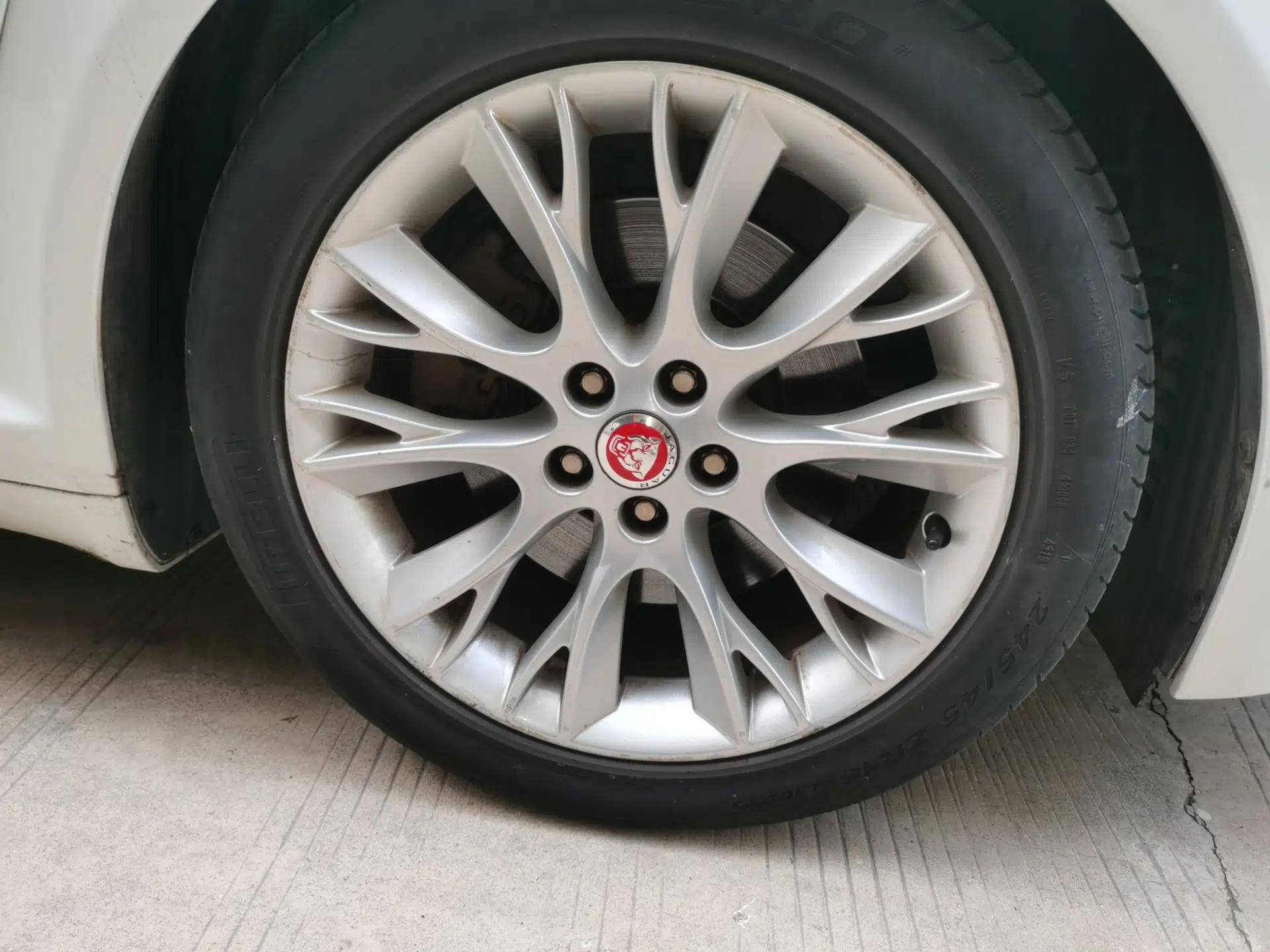 Jaguar XF 2014 XF 2.0T Luxury Edition — миниатюра 8