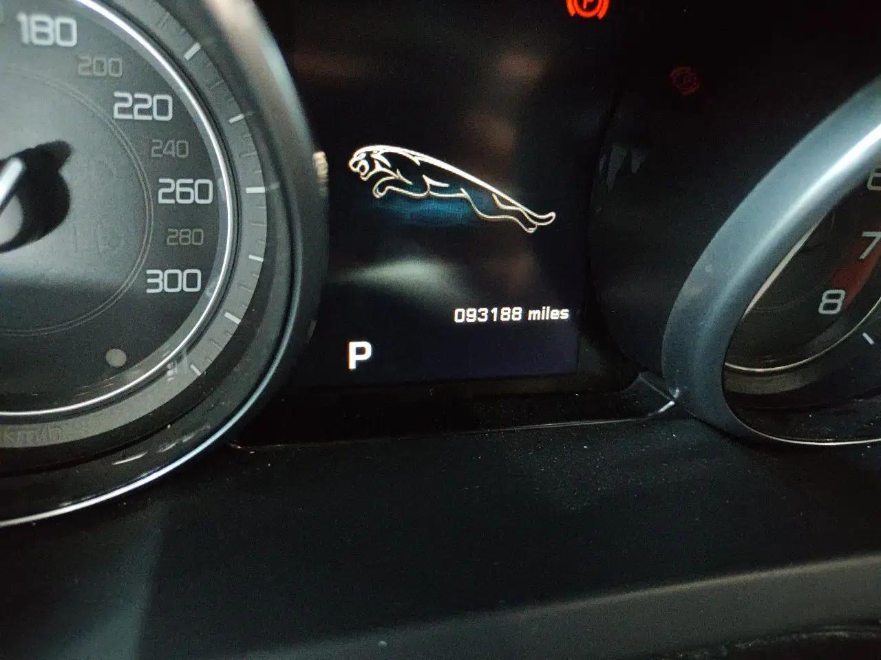 Jaguar F-TYPE 2015 3.0 SC Hardtop Version — миниатюра 12