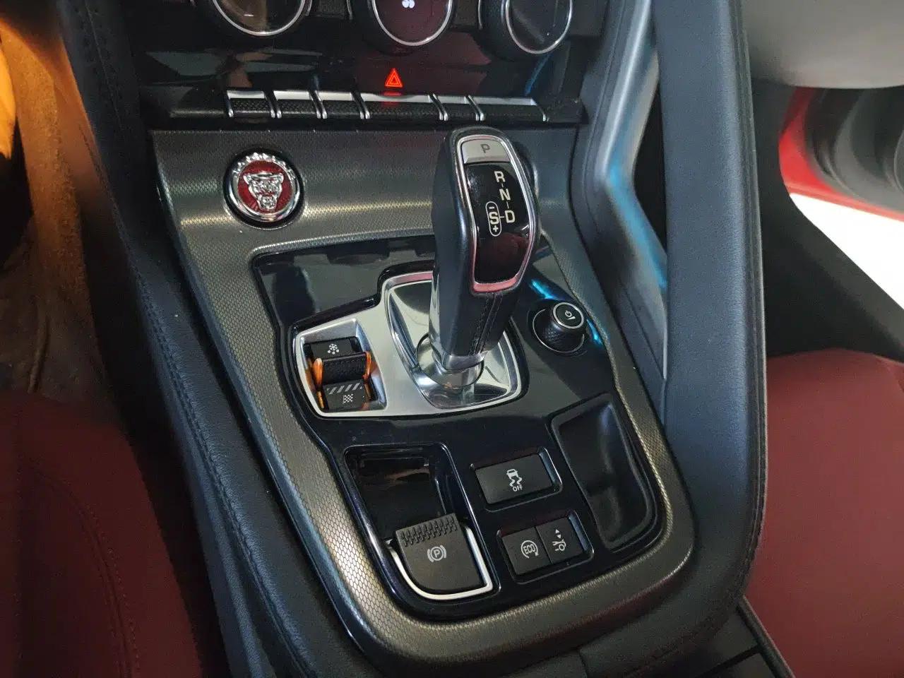 Jaguar F-TYPE 2015 3.0 SC Hardtop Version — миниатюра 14