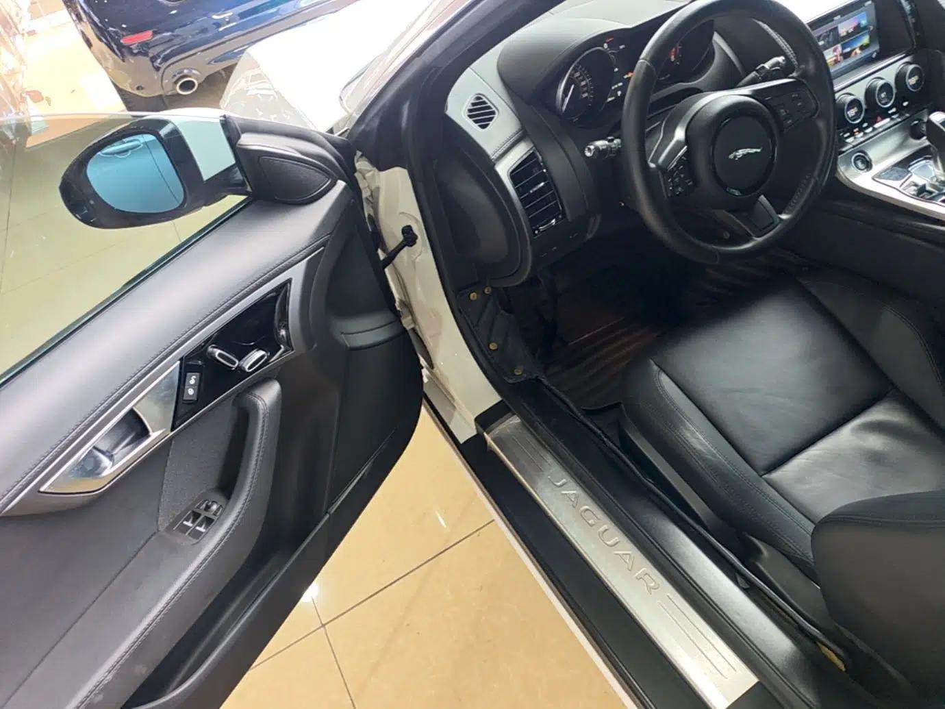 Jaguar F-TYPE 2016 3.0 SC Hardtop Version — миниатюра 23