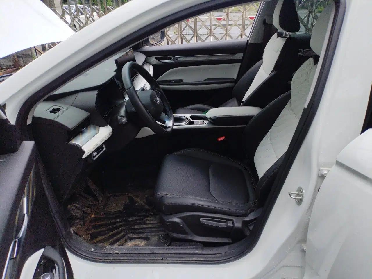 Geely Auto Emgrand L 2022 1.4T CVT Flagship Edition — миниатюра 15