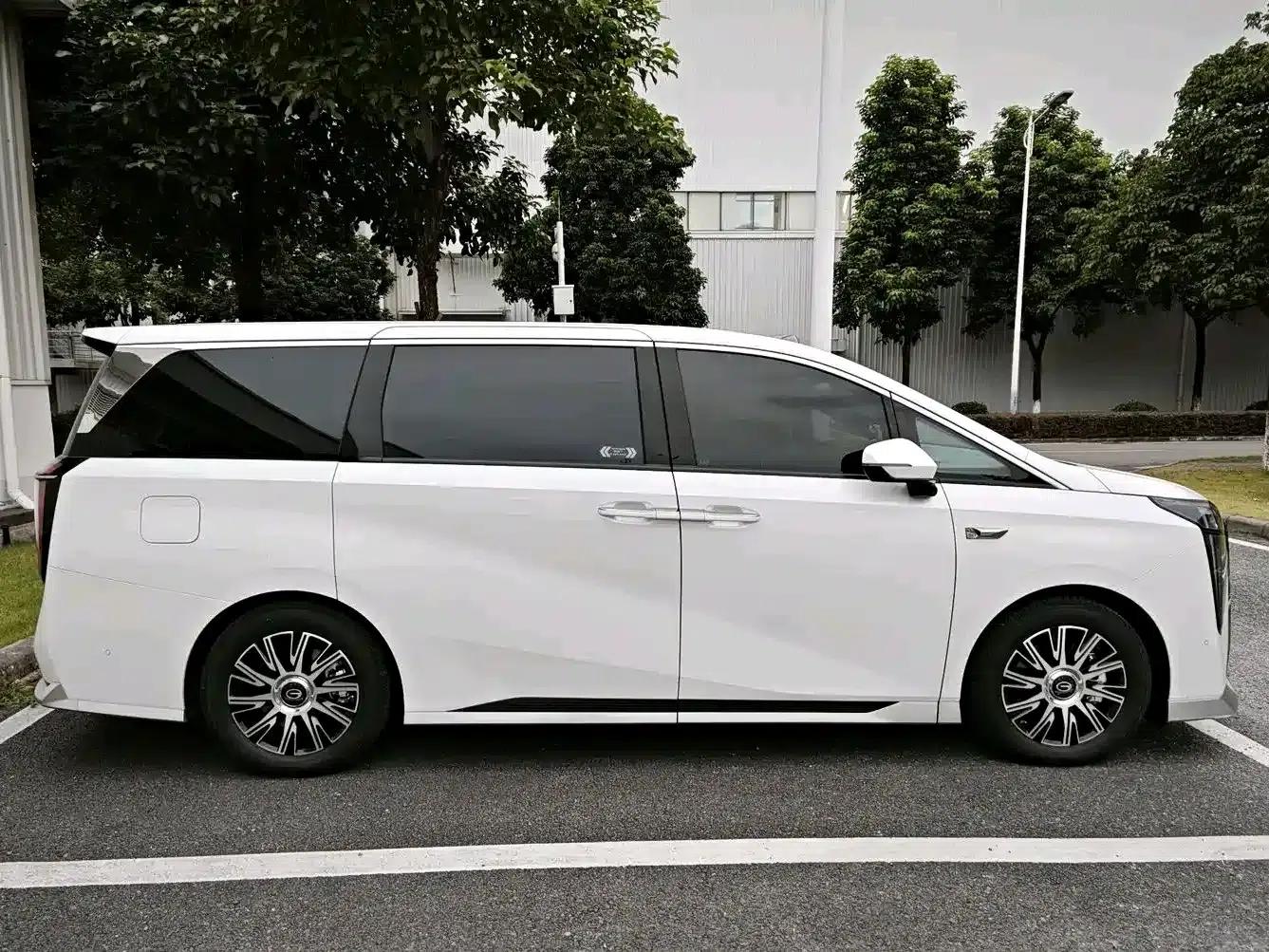 Trumpchi Aspiration M8 2025 Qiankun Series Ultra First Class — миниатюра 2