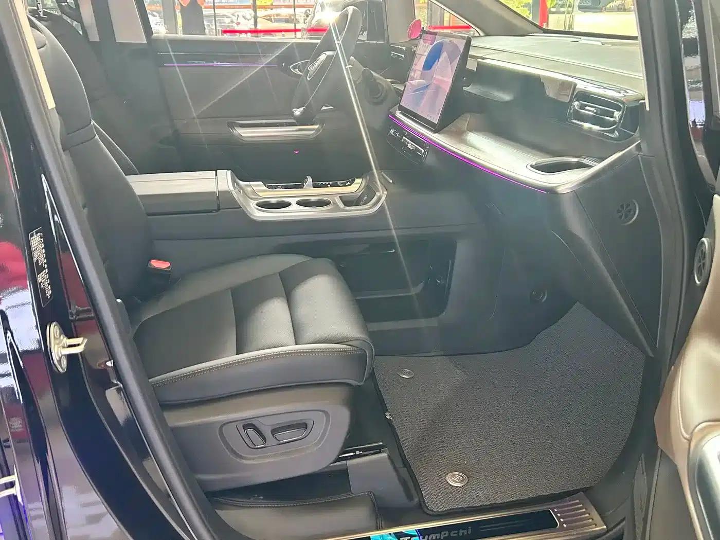 Trumpchi E8 2024 Glory Series 2.0L Glory Edition — миниатюра 12