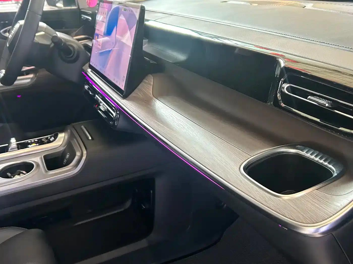 Trumpchi E8 2024 Glory Series 2.0L Glory Edition — миниатюра 15