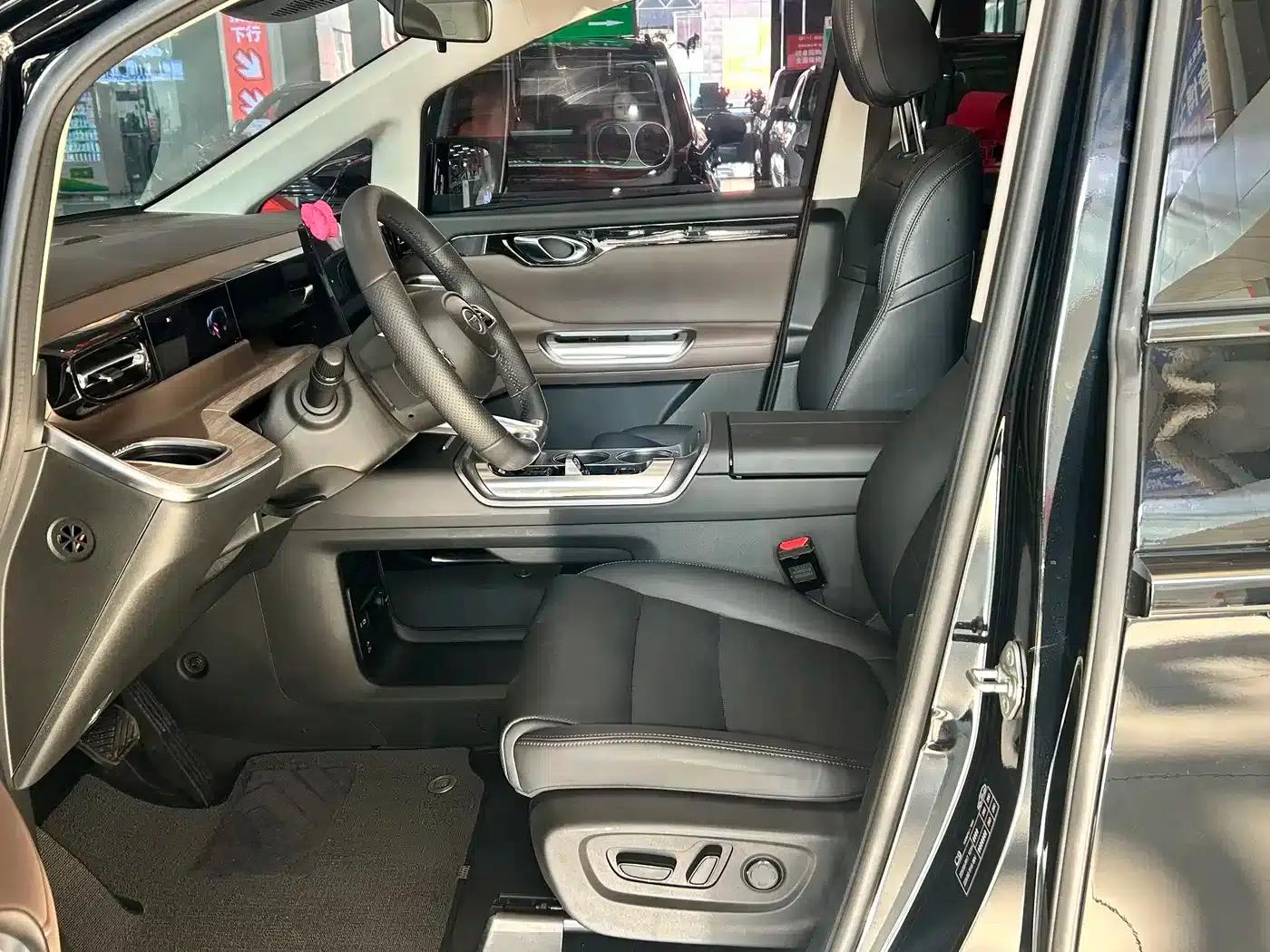 Trumpchi E8 2024 Glory Series 2.0L Glory Edition — миниатюра 4