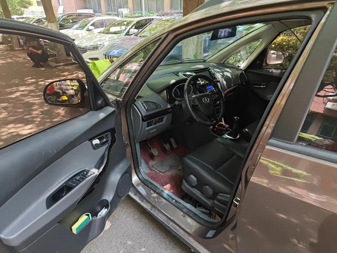 JAC Group Refine M2 2013 1.8L Manual Luxury 7-Seater — миниатюра 16
