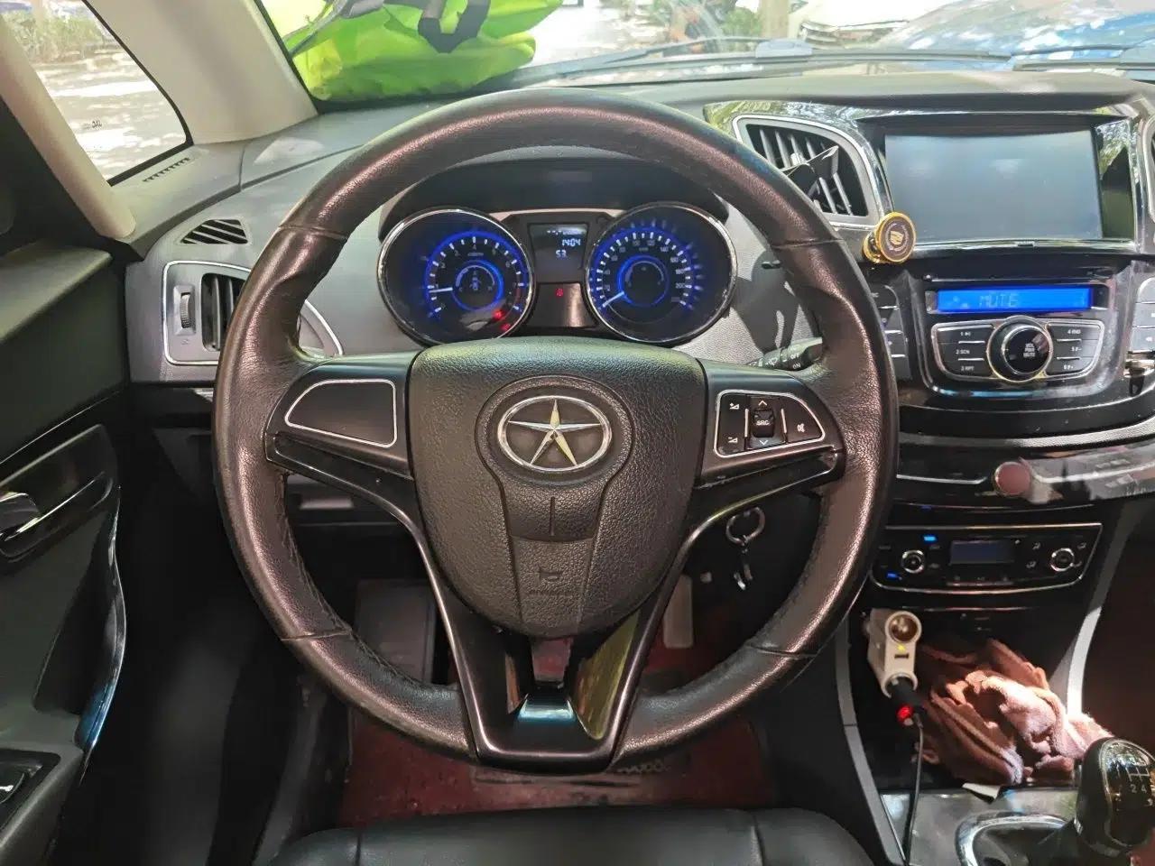JAC Group Refine M2 2013 1.8L Manual Luxury 7-Seater — миниатюра 10
