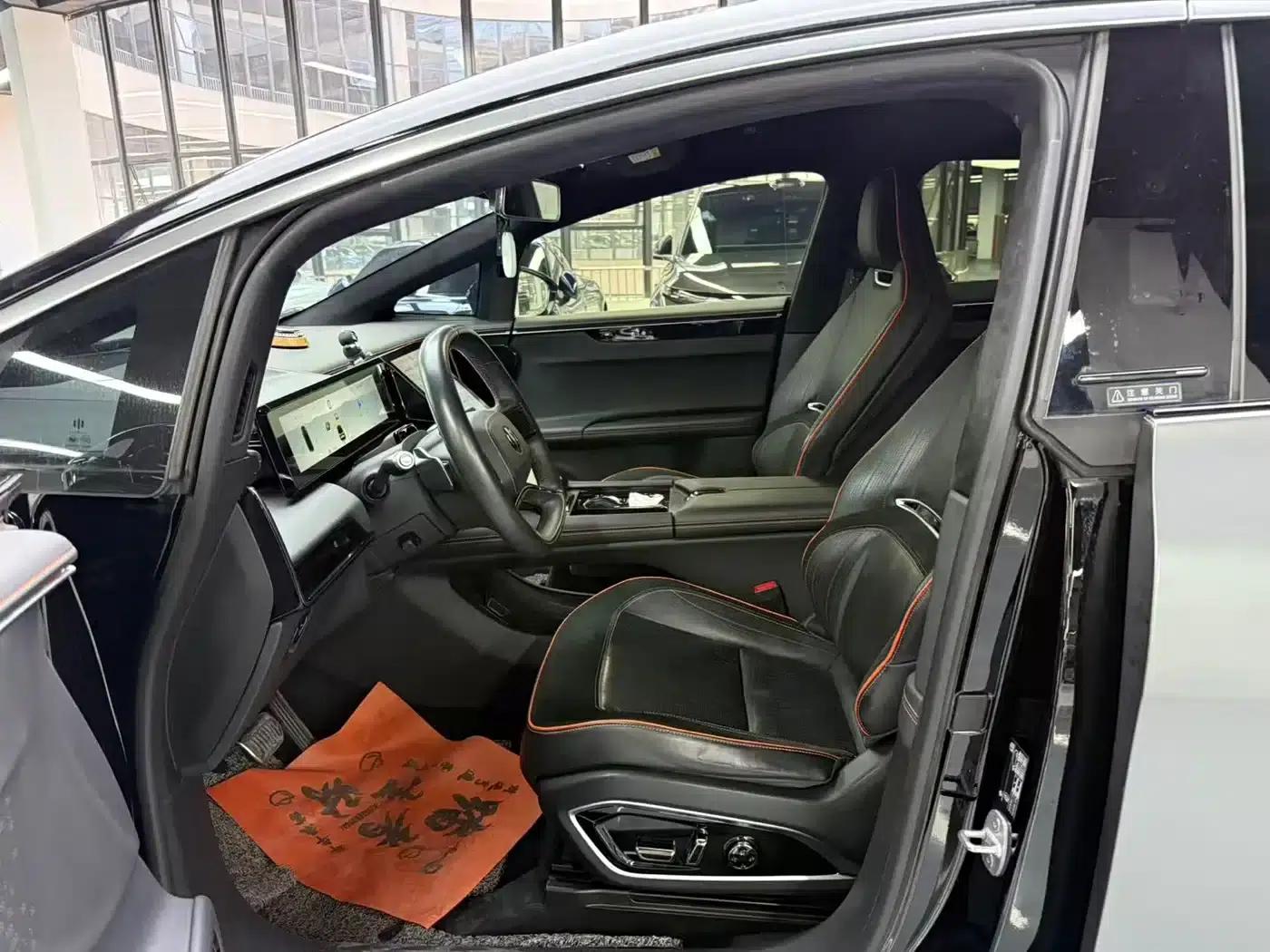 HiPhi X 2021 Flagship Edition 6-seater — миниатюра 4