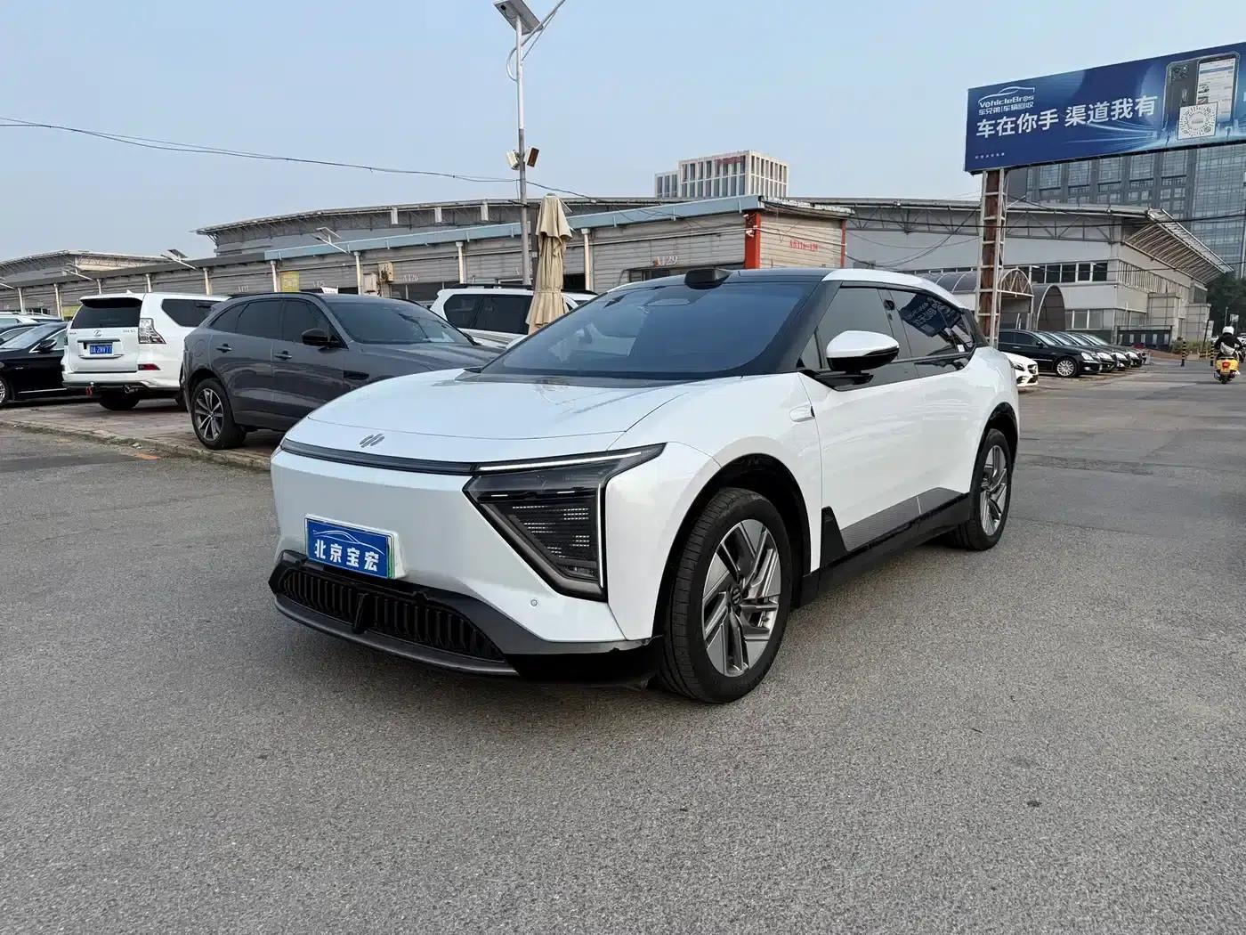 HiPhi Y 2023 560km Elite Edition — миниатюра 1