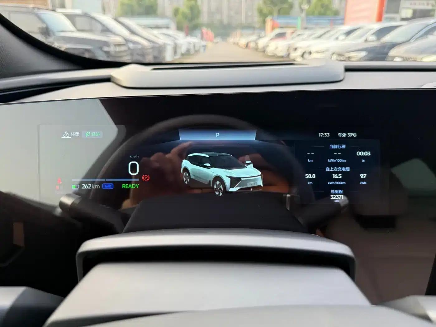 HiPhi Y 2023 560km Elite Edition — миниатюра 13