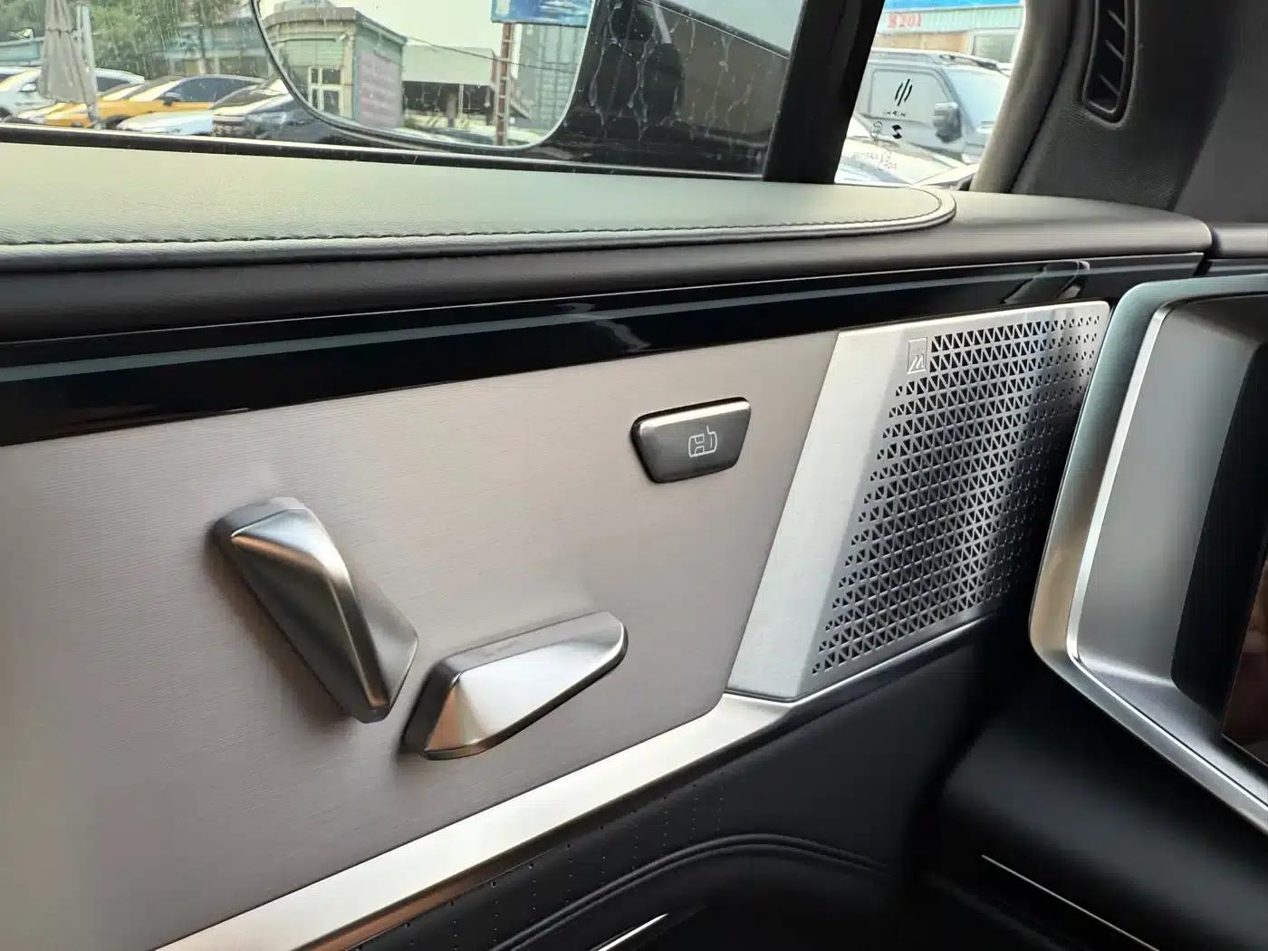 HiPhi Y 2023 560km Elite Edition — миниатюра 14