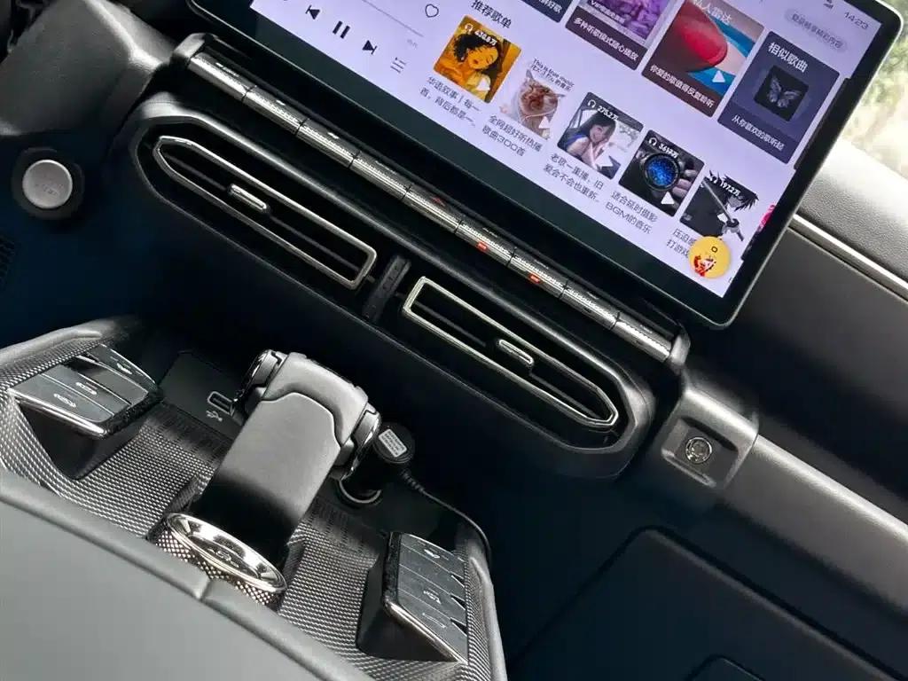 Haval Big Dog PLUS 2023 2.0T 2WD Trendy Wild Edition — миниатюра 20