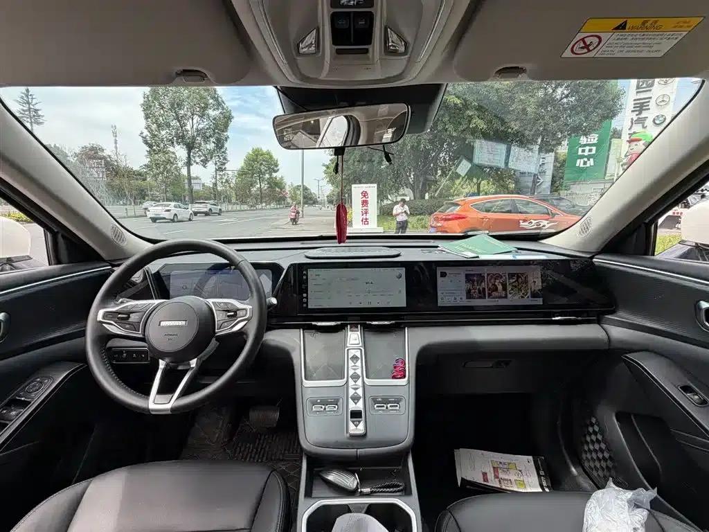 Haval Xiaolong MAX 2023 1.5L Hi4 105 4WD Navigator Edition — миниатюра 11