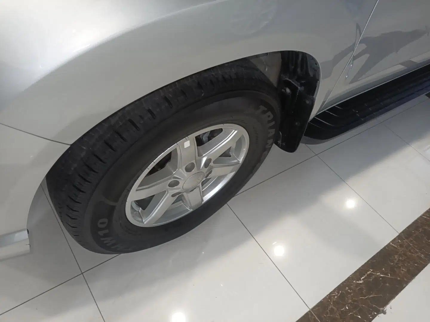 JMC Baodian 2020 2.5T Diesel Two-Wheel Drive Comfort Edition Long Wheelbase JX4D25A6L — миниатюра 10