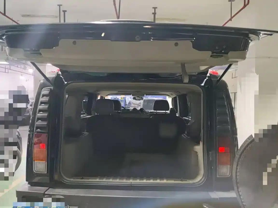 2004 Hummer H2 6.0 AT — миниатюра 7