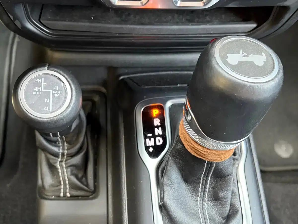 Jeep Wrangler New Energy 2021 Model 4-Door 2.0T 4xe Sahara — миниатюра 16
