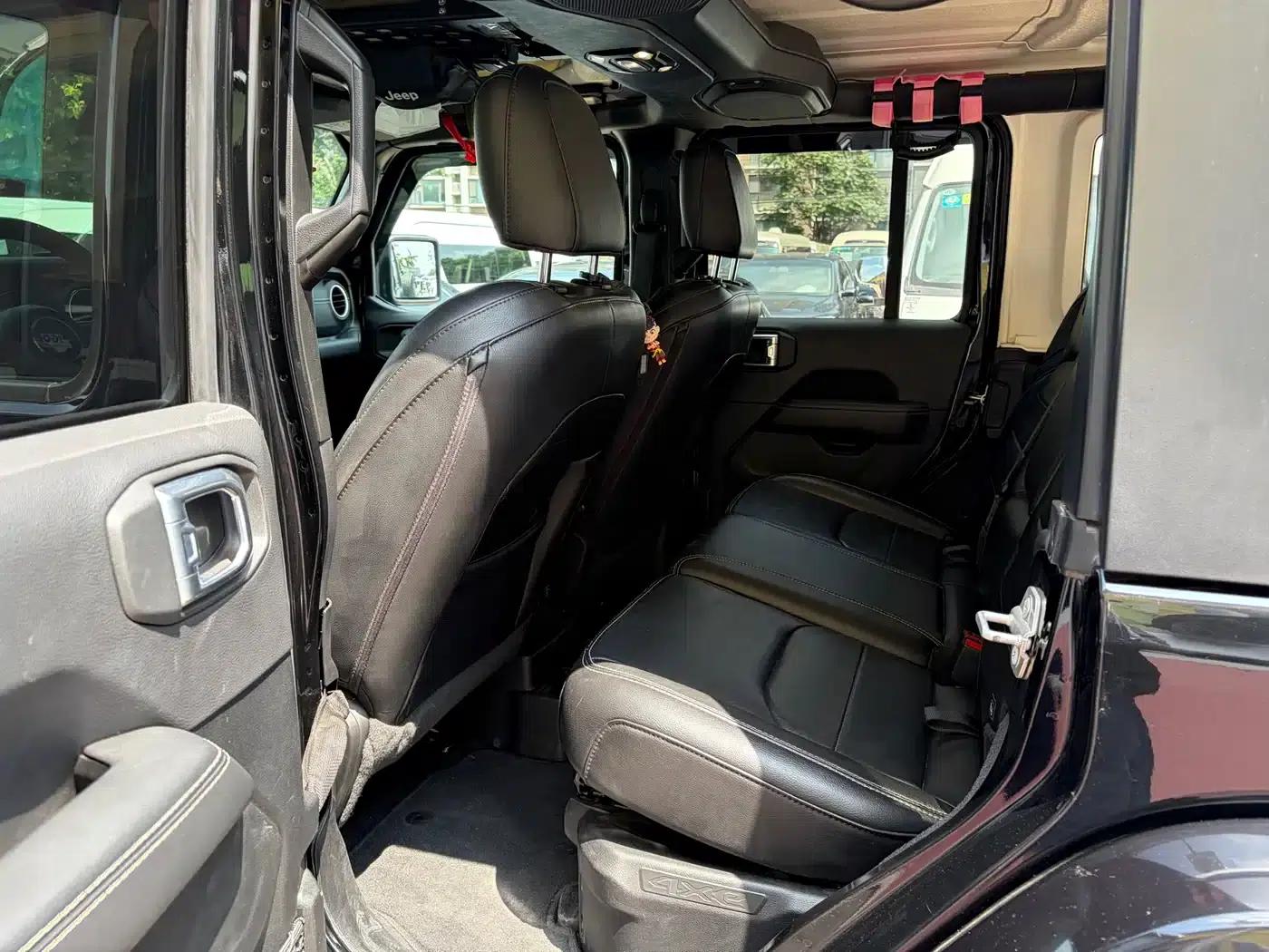 Jeep Wrangler New Energy 2021 Model 4-Door 2.0T 4xe Sahara — миниатюра 18
