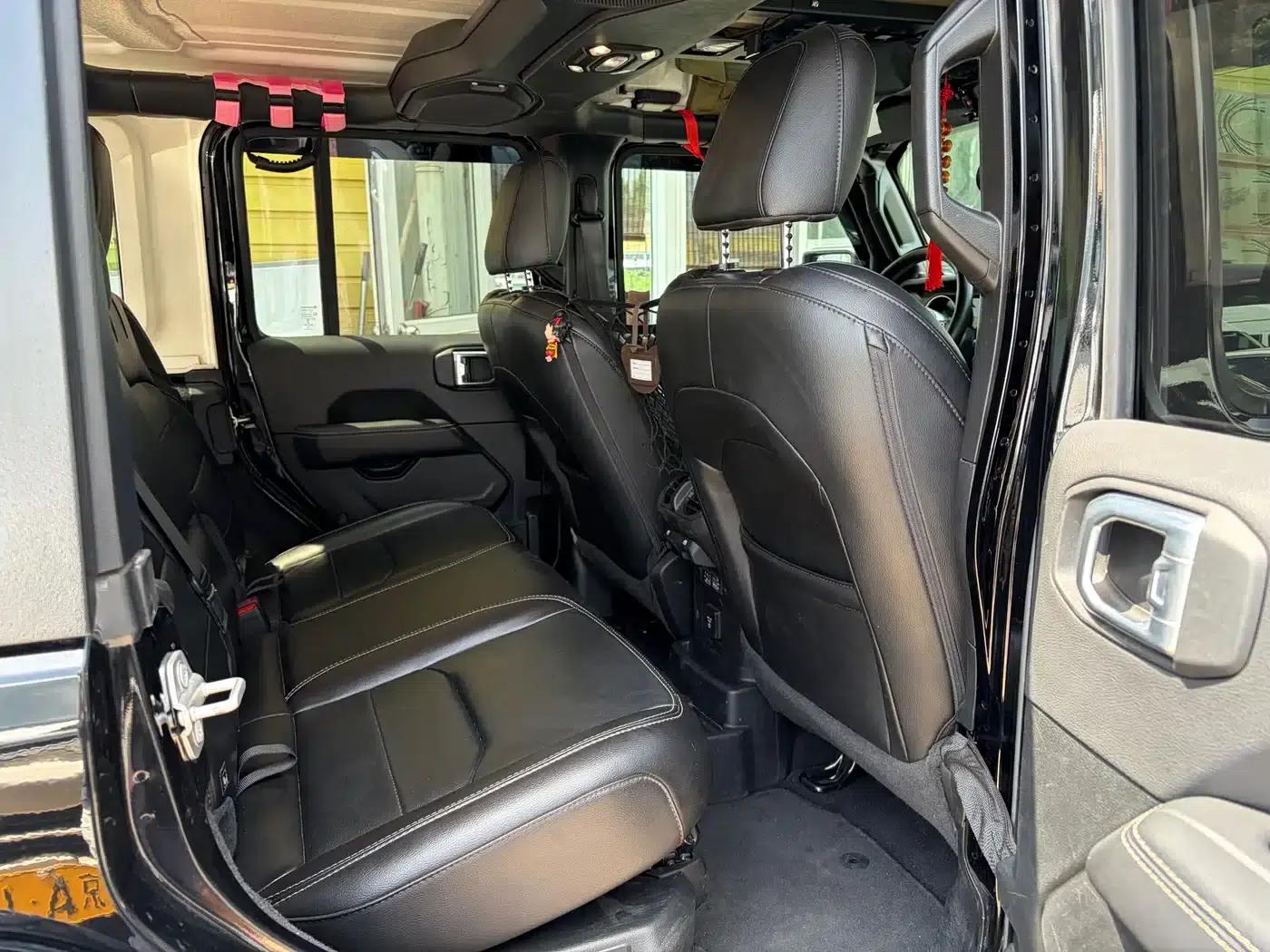 Jeep Wrangler New Energy 2021 Model 4-Door 2.0T 4xe Sahara — миниатюра 21