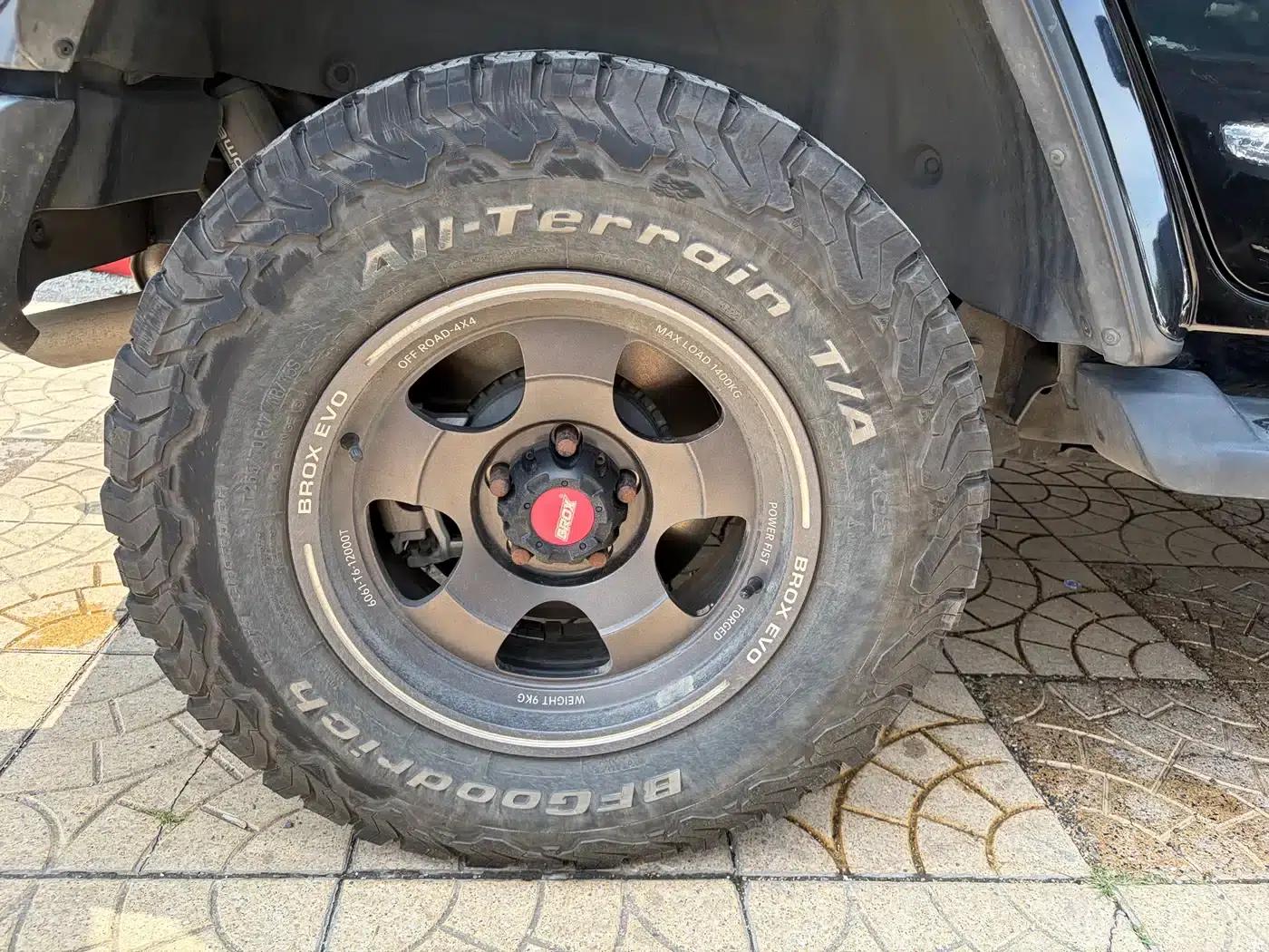 Jeep Wrangler New Energy 2021 Model 4-Door 2.0T 4xe Sahara — миниатюра 22