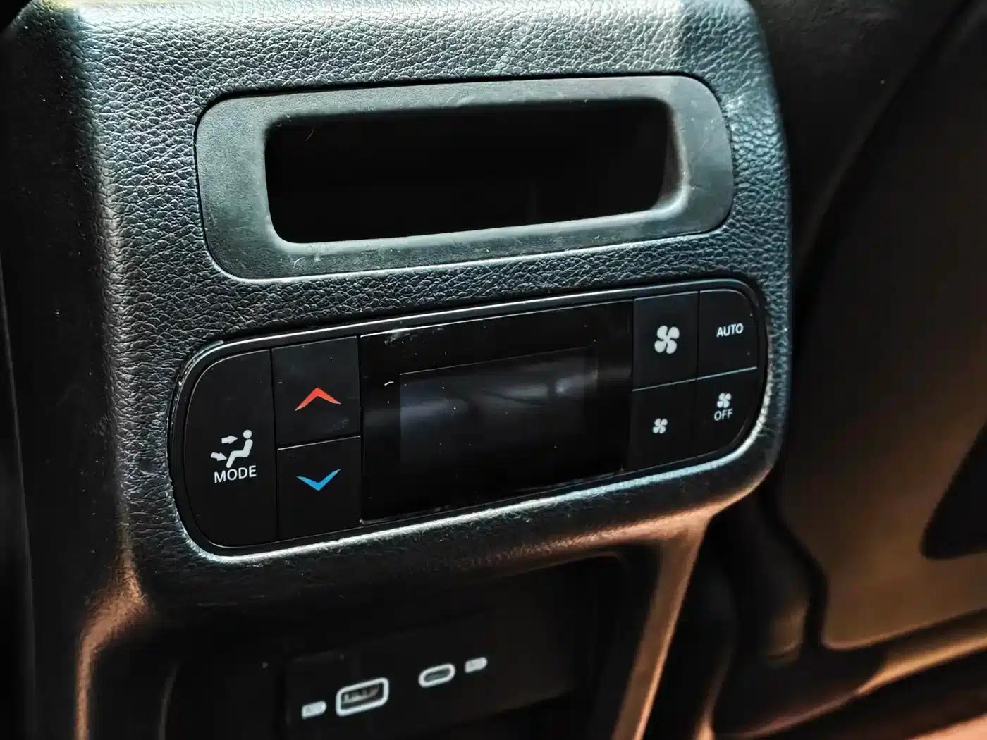 Grand Commander 2020 2.0T AWD Elite Enhanced Edition — миниатюра 16