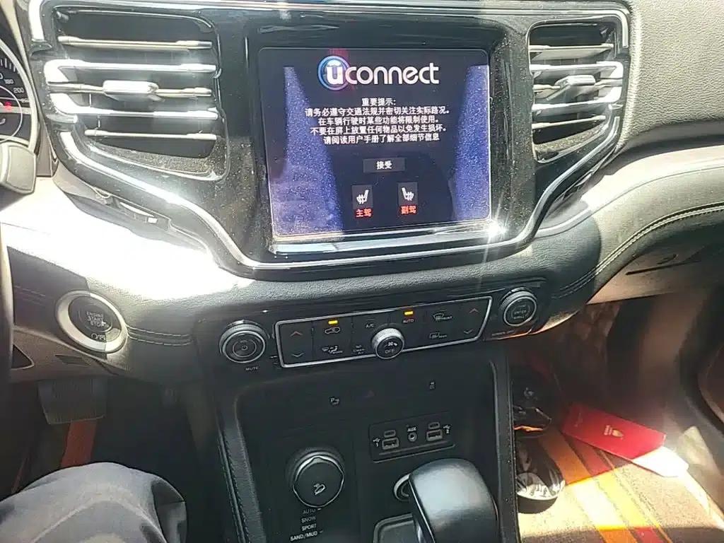 Commander 2018 2.0T 4WD Premium Edition (National V Emission Standard) — миниатюра 20