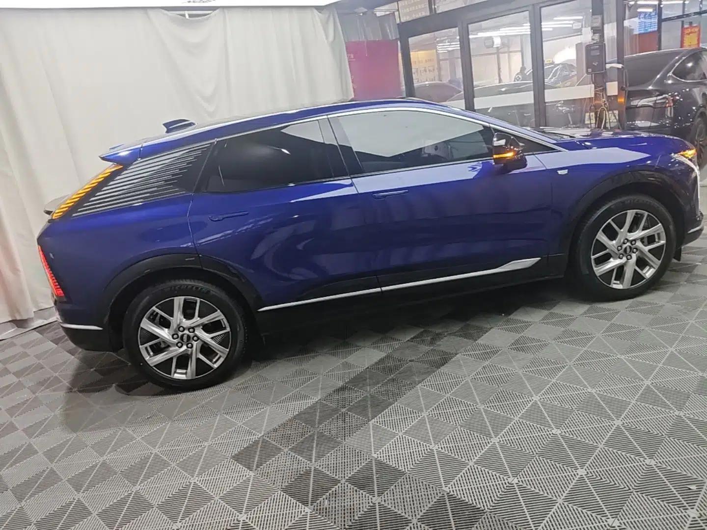 Cadillac OPTIQ 2024 Standard Range Version — миниатюра 6