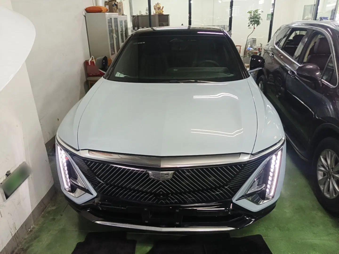 Cadillac LYRIQ 2022 Rear-Drive Long-Range Luxury Edition — миниатюра 2