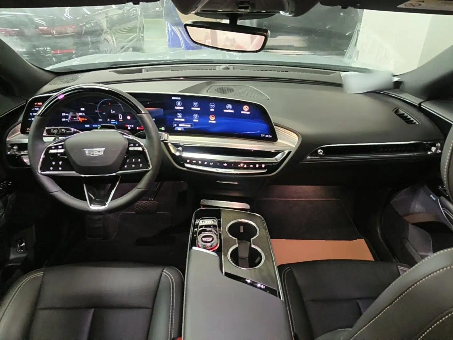 Cadillac LYRIQ 2022 Rear-Drive Long-Range Luxury Edition — миниатюра 12