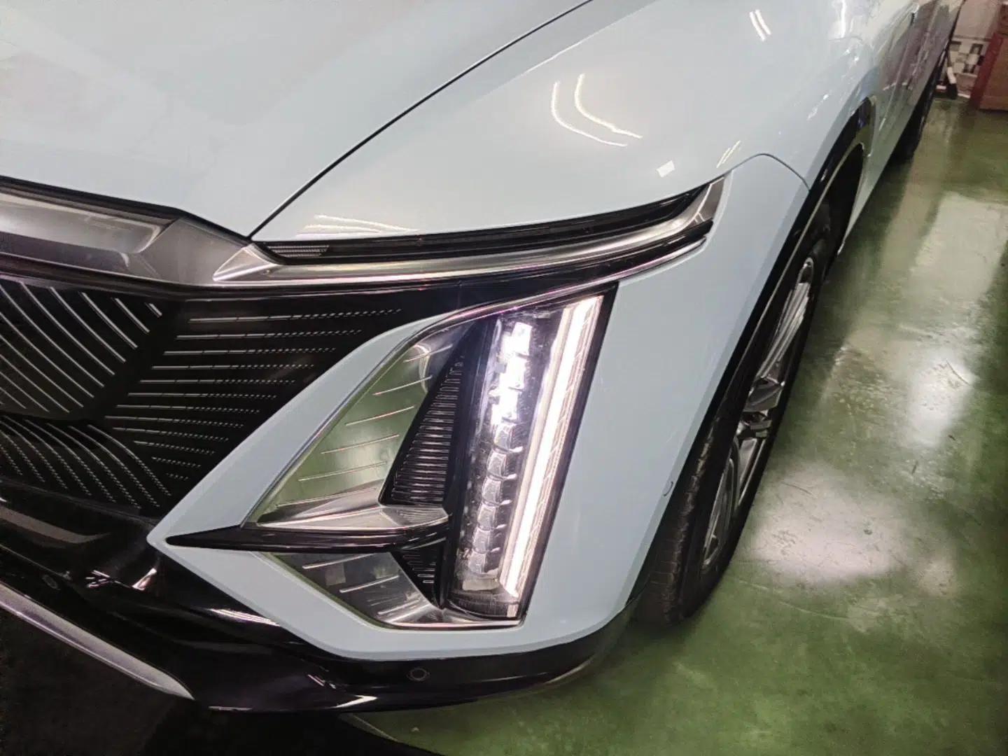 Cadillac LYRIQ 2022 Rear-Drive Long-Range Luxury Edition — миниатюра 8