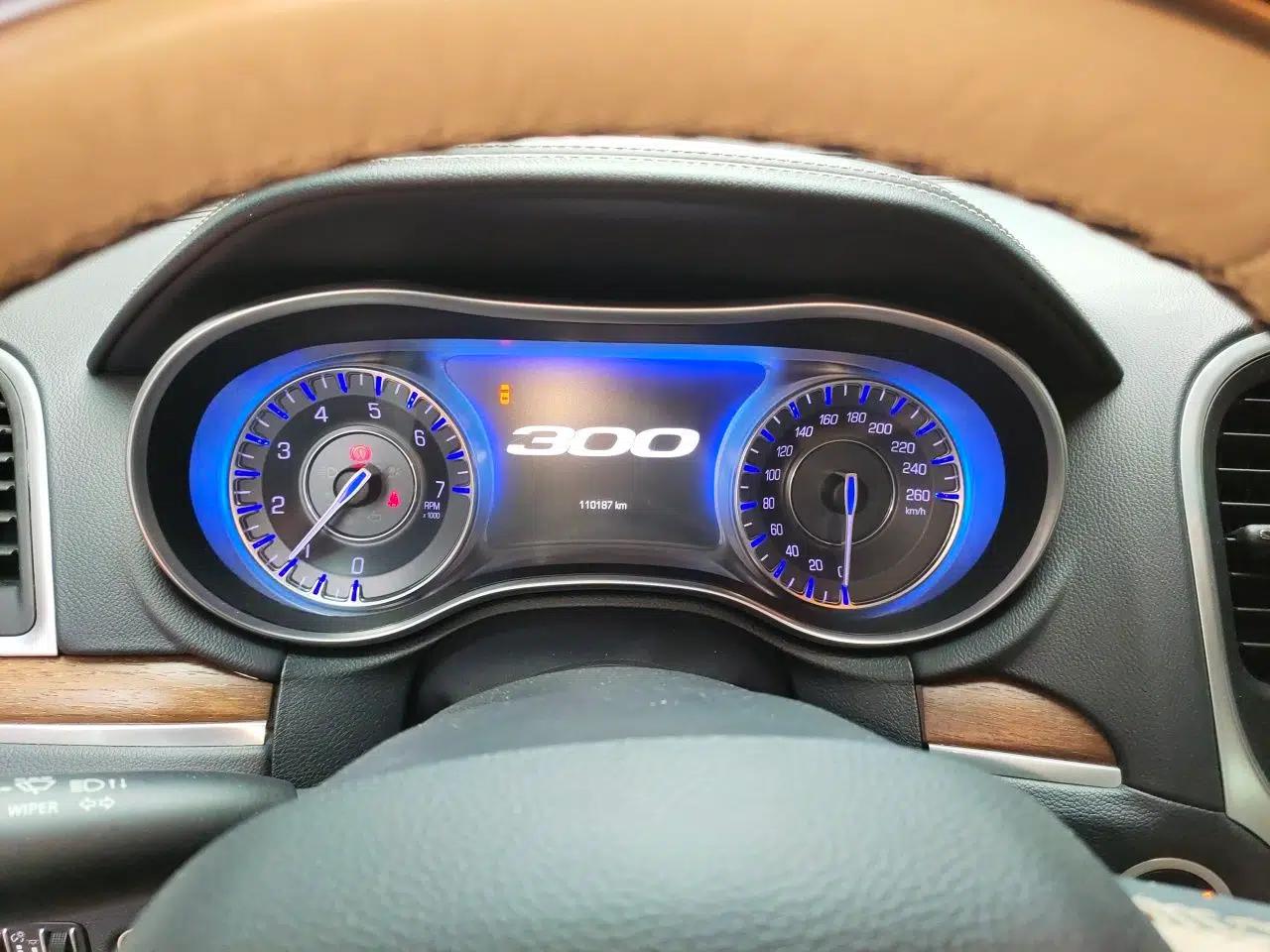Chrysler 300C 2016 3.0L Supreme Edition — миниатюра 11