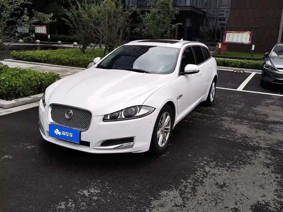 2015 Jaguar XF 2.0T Sportbrake Elegance Edition — миниатюра 1