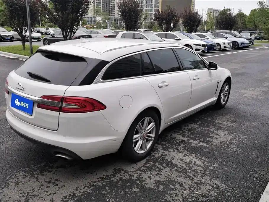 2015 Jaguar XF 2.0T Sportbrake Elegance Edition — миниатюра 3