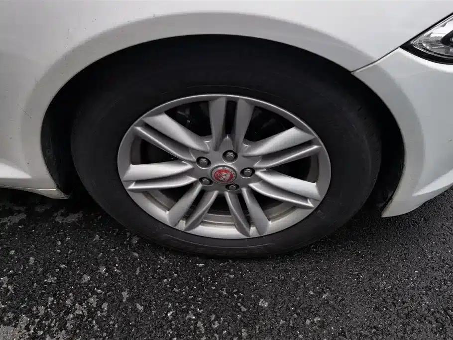 2015 Jaguar XF 2.0T Sportbrake Elegance Edition — миниатюра 6