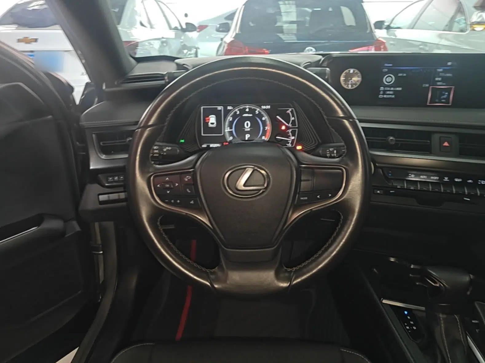 Lexus UX 2020 200 Special Edition — миниатюра 13