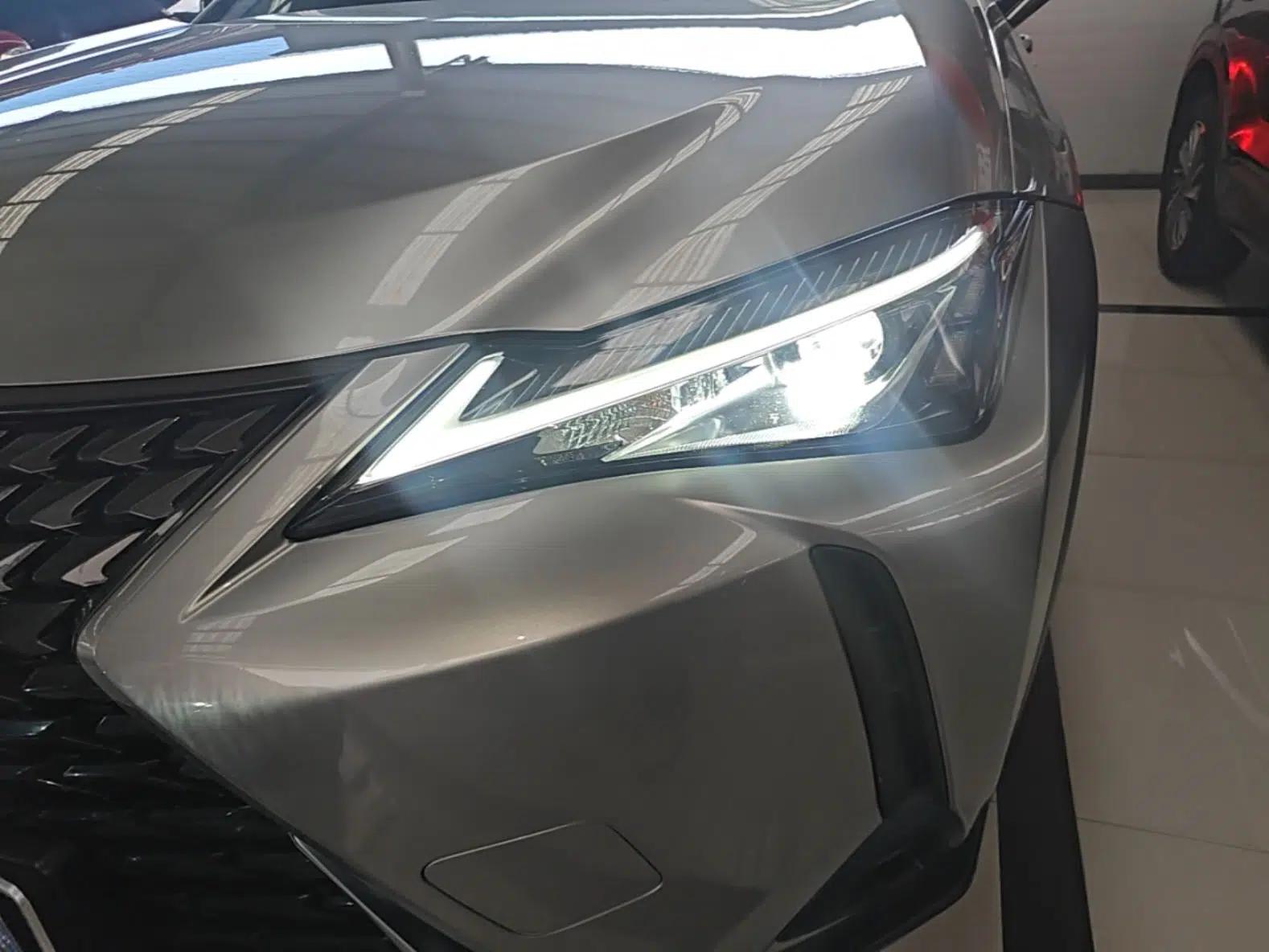 Lexus UX 2020 200 Special Edition — миниатюра 8
