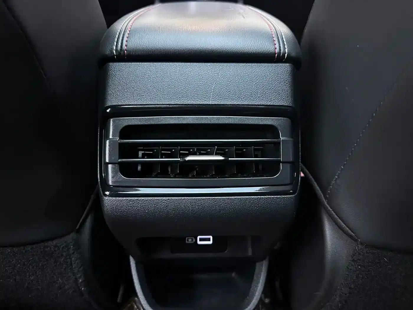 Geely Emgrand S 2021 1.4T CVT Premium Edition — миниатюра 15